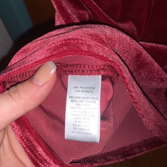 Loft Red Velvet Short Sleeve Top Size S - Picture 4 of 5